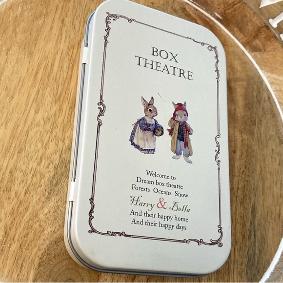 None Other - Hinged tin box BOX THEATRE with Harry Bella rabbits